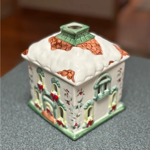 Pfaltzgraff Winterberry Holiday House - Picture 3 of 4